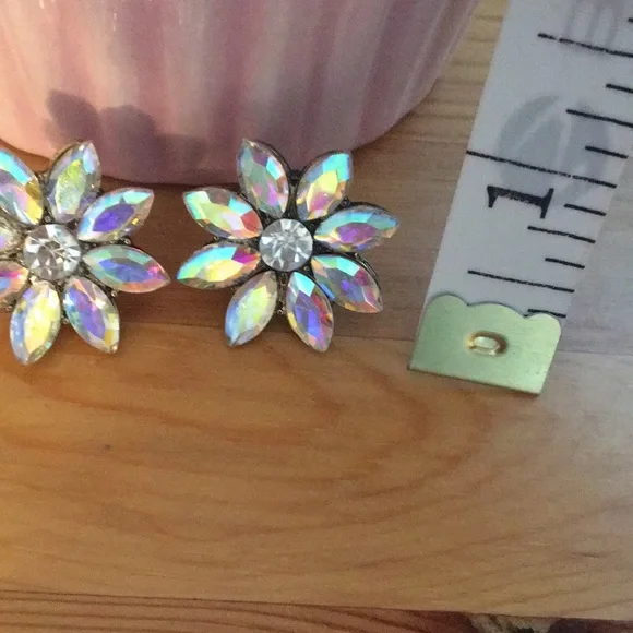 Gorgeous Aurora Borealis + Gold Crystal Flower Statement Earrings - Picture 6 of 13